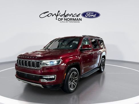 Used 2022 Jeep Wagoneer Series II AWD/4WD image 3