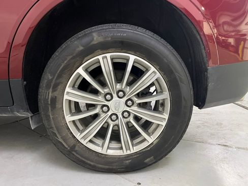 Used 2018 Cadillac XT5 Luxury image 16