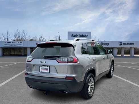 Used 2021 Jeep Cherokee Latitude Lux w/ Sun & Sound Group AWD/4WD image 3