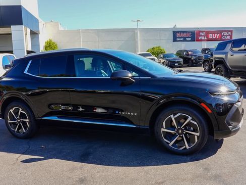 Used 2024 Chevrolet Equinox EV LT AWD/4WD image 7