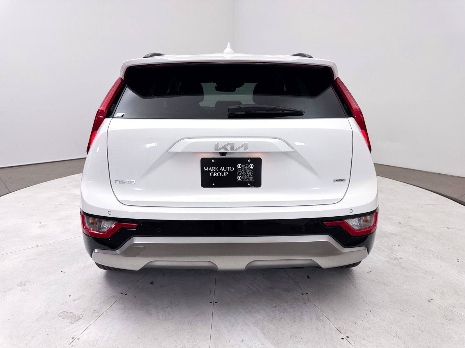 Used 2023 Kia Niro EX Touring FWD image 18