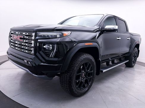 Used 2024 GMC Canyon Denali w/ LPO, Denali Black Edition AWD/4WD image 14
