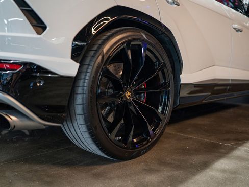 Used 2019 Lamborghini Urus image 23