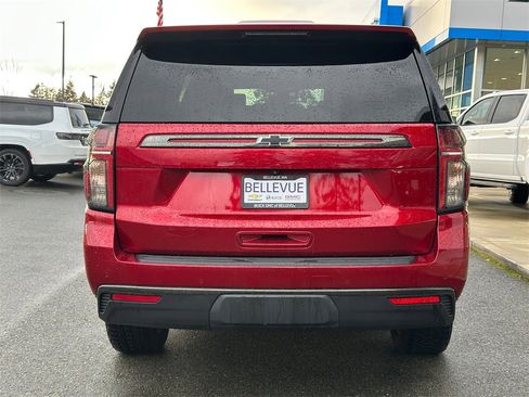 Used 2021 Chevrolet Suburban RST w/ Luxury Package image 39