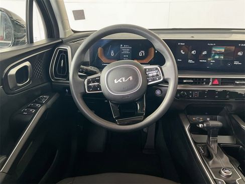 Certified 2024 Kia Sorento LX image 21