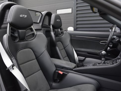 Certified 2025 Porsche 718 Boxster GTS RWD image 30