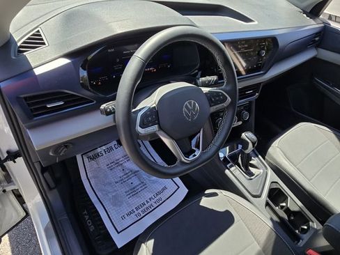 Certified 2023 Volkswagen Taos SE FWD image 10
