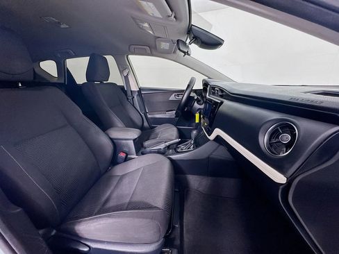 Used 2017 Toyota Corolla iM image 32