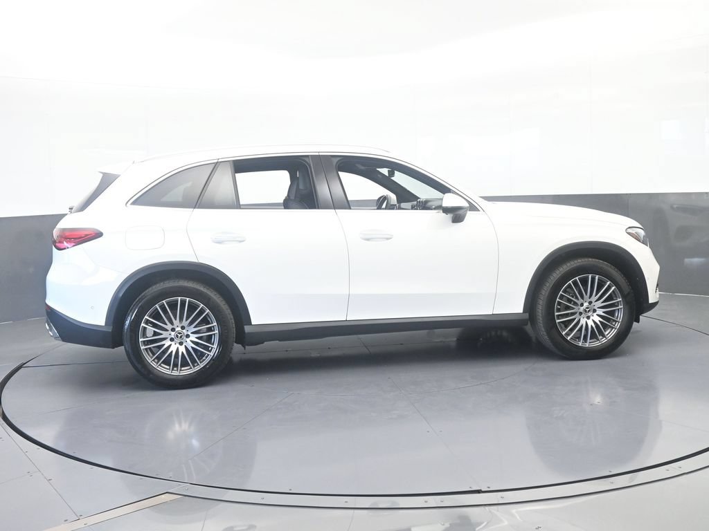 Used 2026 Mercedes-Benz GLC 300 image 7
