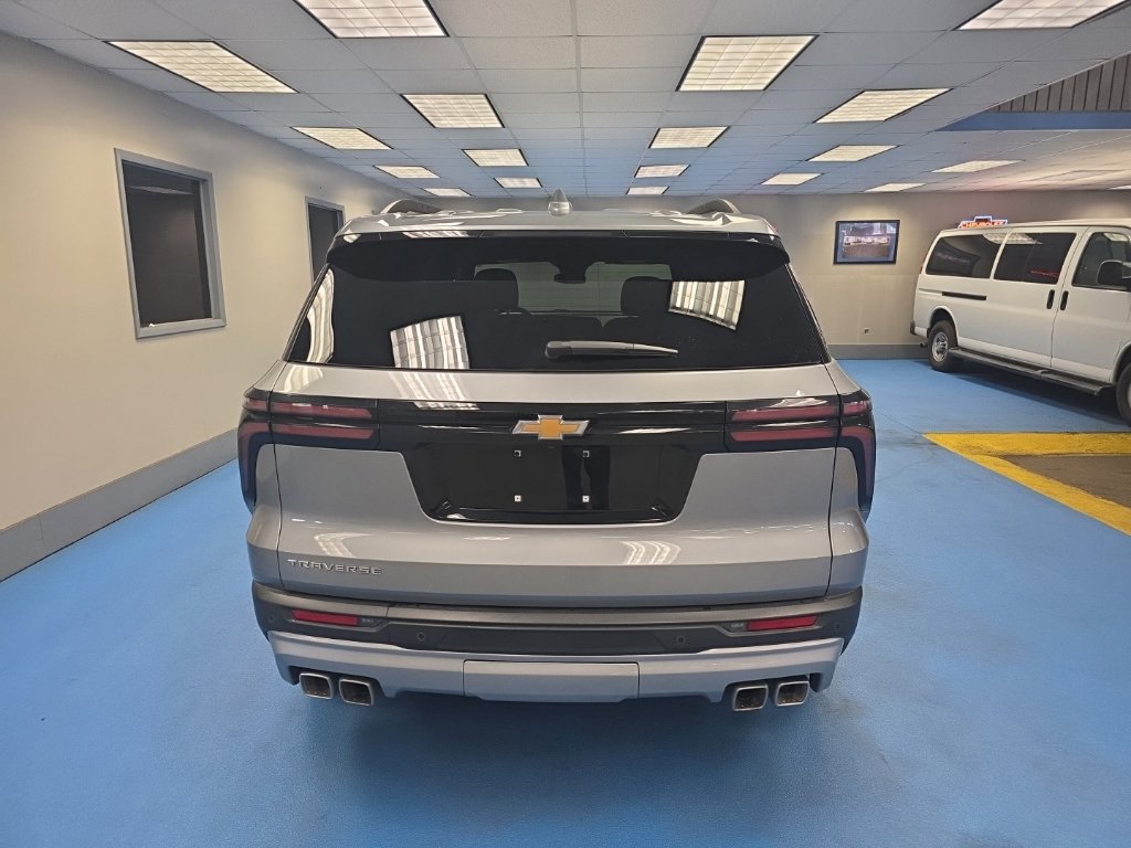 Certified 2026 Chevrolet Traverse LT FWD image 4