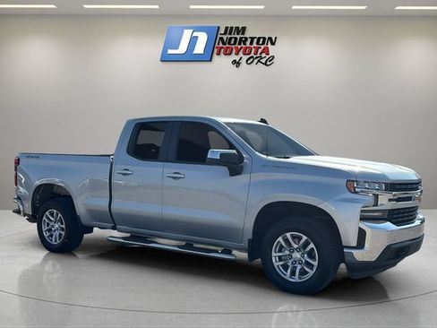 Used 2022 Chevrolet Silverado 1500 LT AWD/4WD image 3