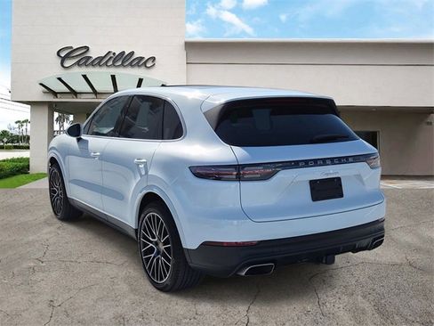 Used 2022 Porsche Cayenne Platinum Edition image 3