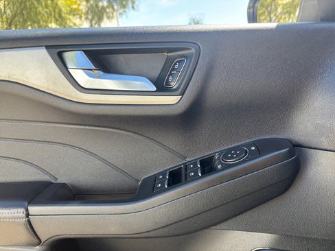 Certified 2021 Ford Escape SE FWD image 16