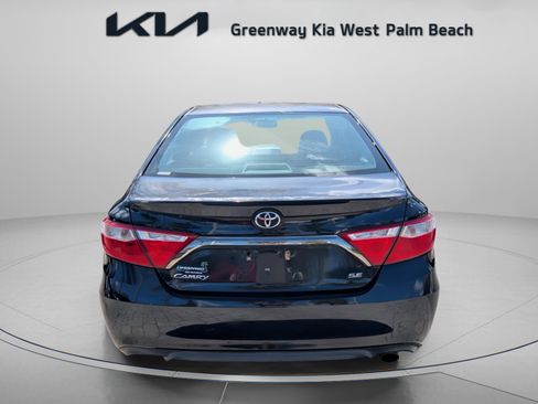 Used 2015 Toyota Camry SE image 6