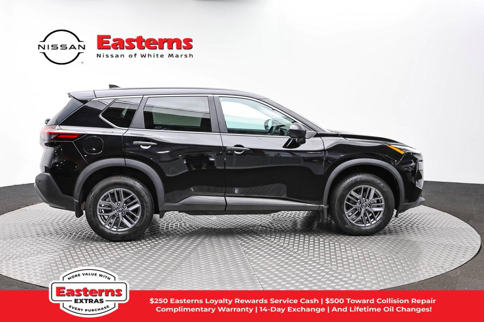 Used 2023 Nissan Rogue S AWD/4WD image 4