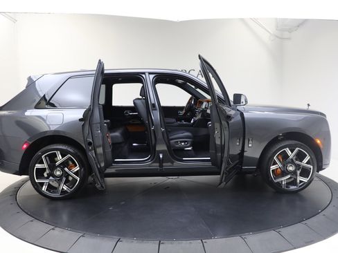 New 2026 Rolls-Royce Cullinan Black Badge image 36