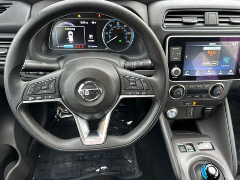 Used 2022 Nissan Leaf S image 14