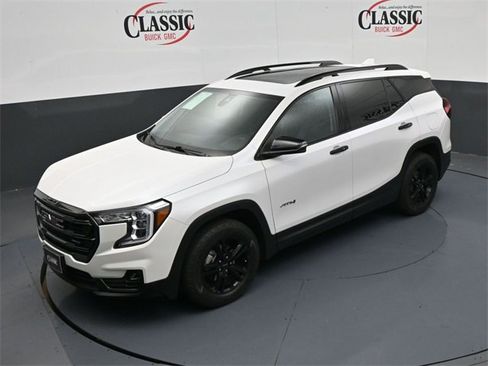 Used 2022 GMC Terrain AT4 w/ Infotainment Package II image 18