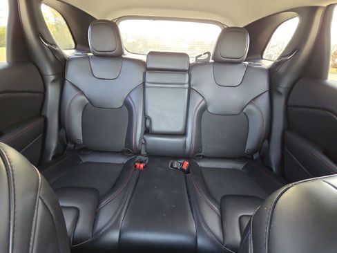 Used 2019 Jeep Cherokee Trailhawk w/ Trailer Tow Group image 21