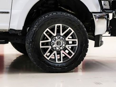 Used 2019 Ford F250 Lariat w/ Lariat Value Package image 52