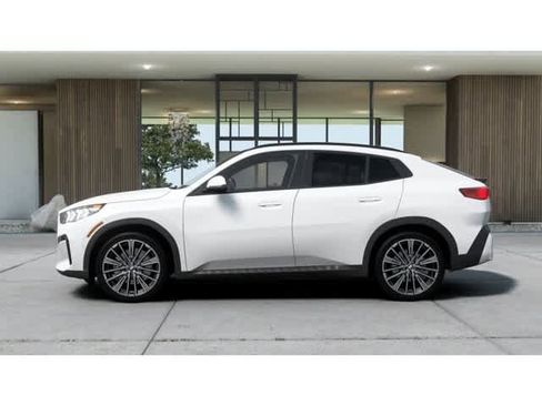 New 2026 BMW X2 xDrive28i w/ Convenience Package AWD/4WD image 4