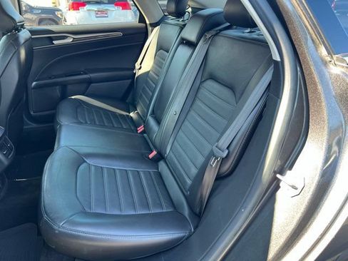 Used 2015 Ford Fusion SE w/ Equipment Group 202A FWD image 13