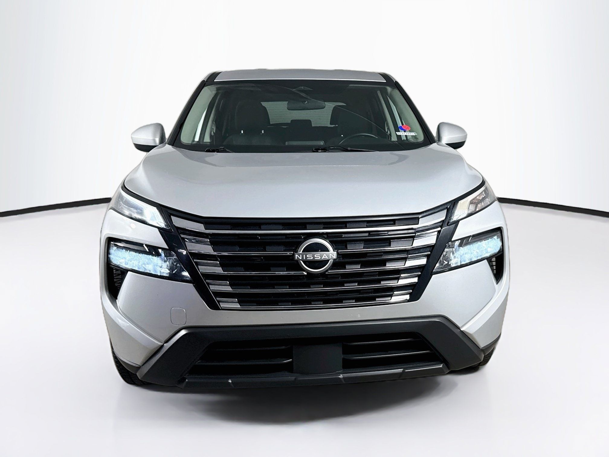 Used 2025 Nissan Rogue SV FWD image 3