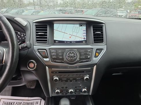 Used 2019 Nissan Pathfinder SL AWD/4WD image 17