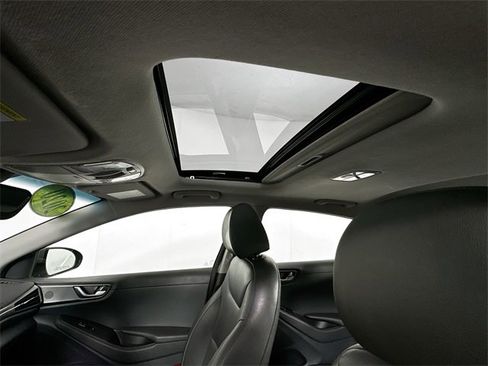 Used 2020 Hyundai Ioniq Limited image 18
