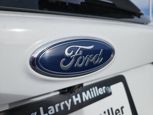 Used 2017 Ford Escape SE w/ Equipment Group 201A image 23