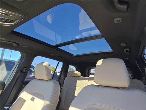 New 2025 Jeep Grand Cherokee Limited image 9