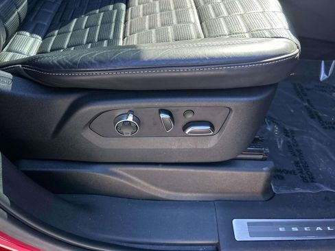 Used 2022 Cadillac Escalade ESV Sport Platinum w/ LPO, ONYX Package image 30