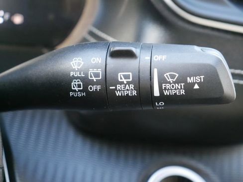 Used 2024 Jeep Grand Cherokee L Laredo image 27