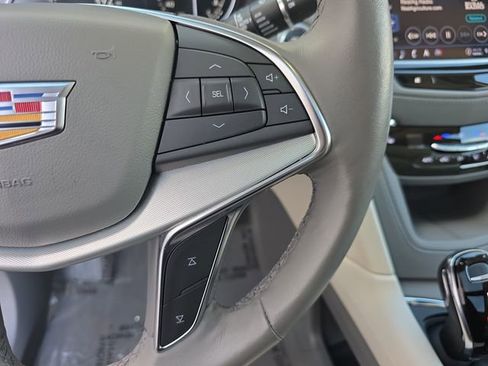Certified 2023 Cadillac XT5 Premium Luxury w/ LPO, Floor Liner Package AWD/4WD image 19