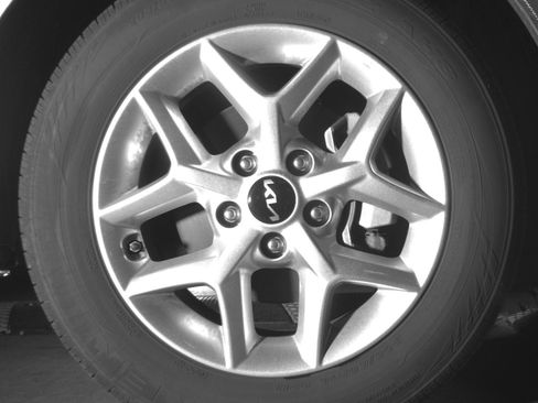 Used 2025 Kia Soul LX w/ LX Technology Package FWD image 10