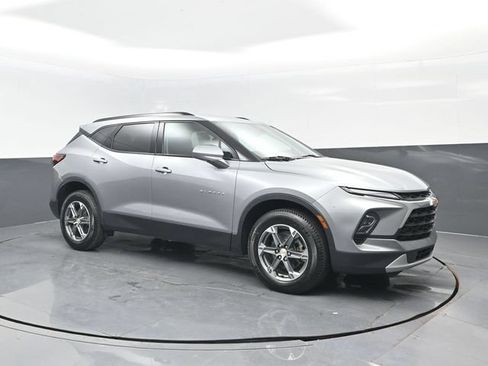 Used 2023 Chevrolet Blazer LT w/ Convenience Package AWD/4WD image 2