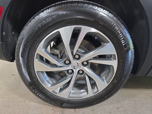 Used 2023 Buick Envision Essence AWD/4WD image 31