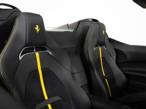 Used 2022 Ferrari SF90 Spider image 17