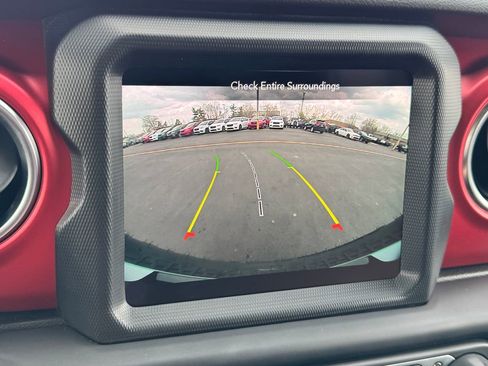 Used 2022 Jeep Wrangler Unlimited Rubicon w/ Cold Weather Group AWD/4WD image 31