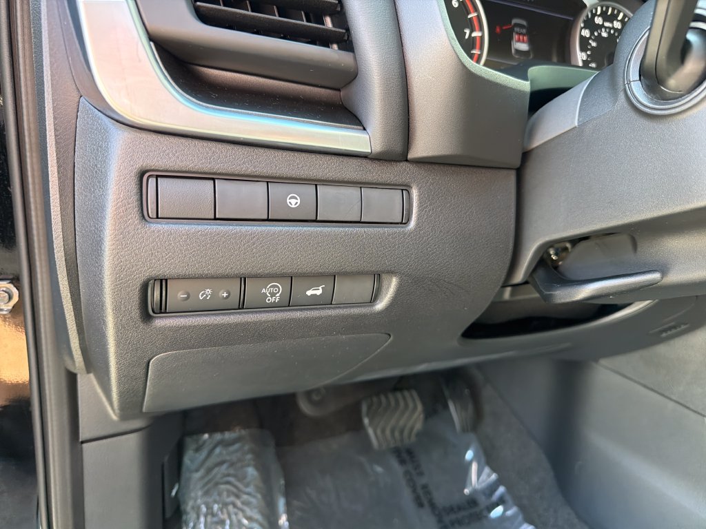 Used 2023 Nissan Rogue SV w/ SV Premium B Package FWD image 20