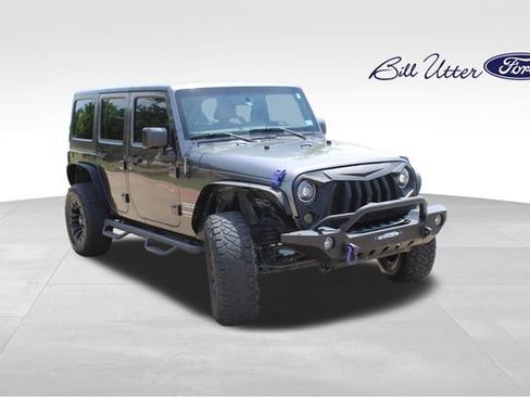 Used 2018 Jeep Wrangler Unlimited Sport S AWD/4WD image 3