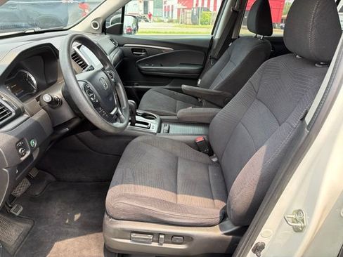 Used 2018 Honda Pilot EX image 11