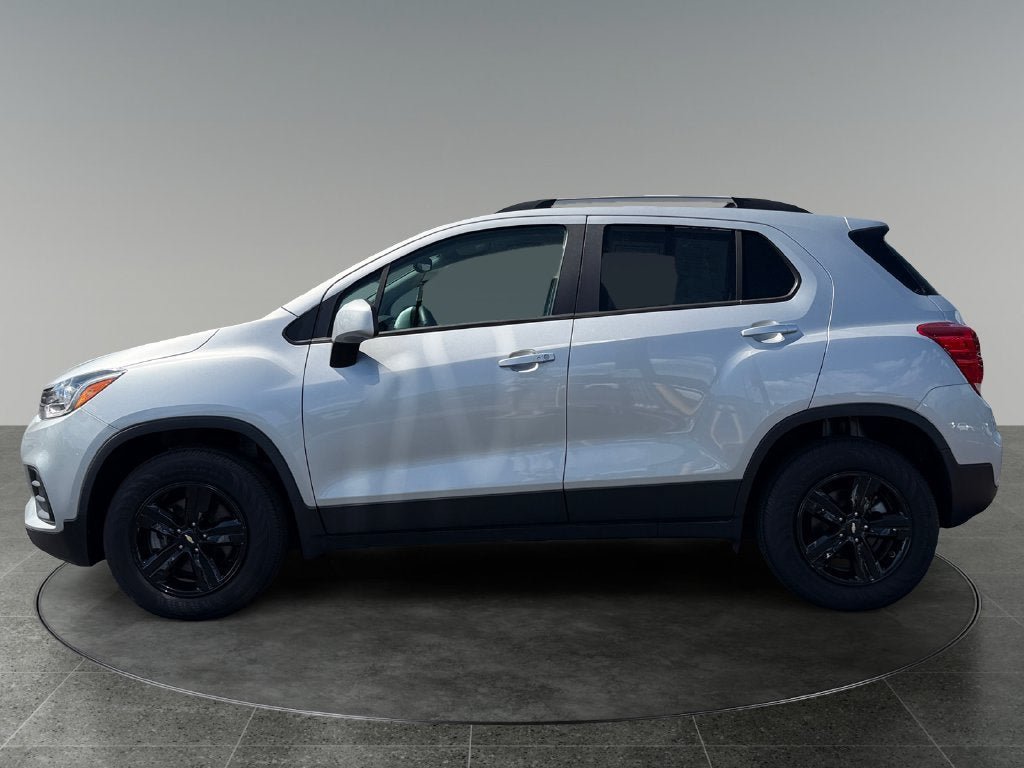 Used 2022 Chevrolet Trax LT w/ LT Convenience Package AWD/4WD image 6