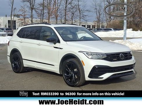Certified 2024 Volkswagen Tiguan SE R-Line image 1