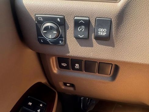 Used 2015 Lexus GX 460 w/ Premium Package AWD/4WD image 37