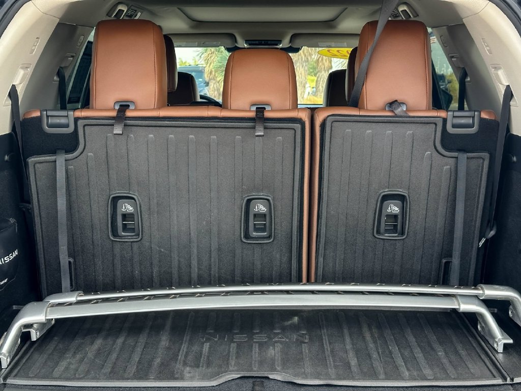 Used 2022 Nissan Pathfinder Platinum w/ Cargo Package FWD image 23