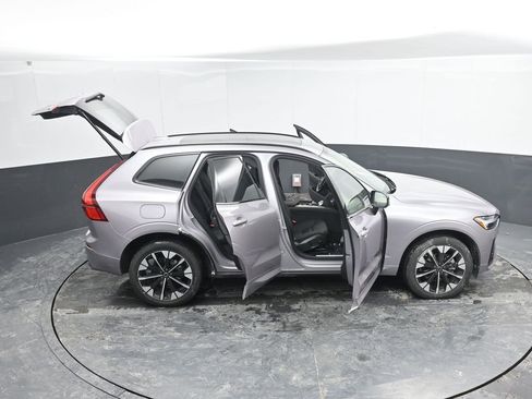 New 2026 Volvo XC60 B5 Plus w/ Protection Package Premier AWD/4WD image 47
