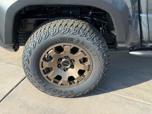 New 2025 Toyota Tacoma Trailhunter Hybrid Double Cab image 6