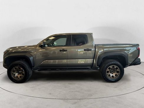 Used 2025 Toyota Tacoma 4x4 Double Cab Hybrid image 2