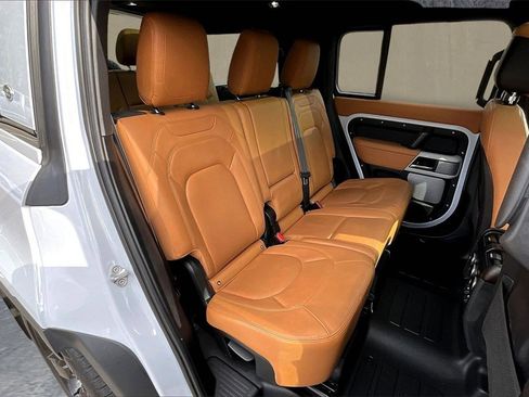 Certified 2023 Land Rover Defender 130 SE image 25